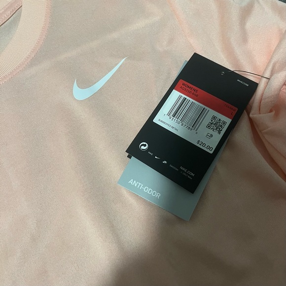 NWT Nike Shirt - Picture 2 of 2